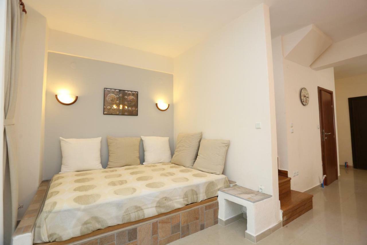 Villa Argo 3 - Beachfront, Big gardens, Location! Pefkochori Extérieur photo