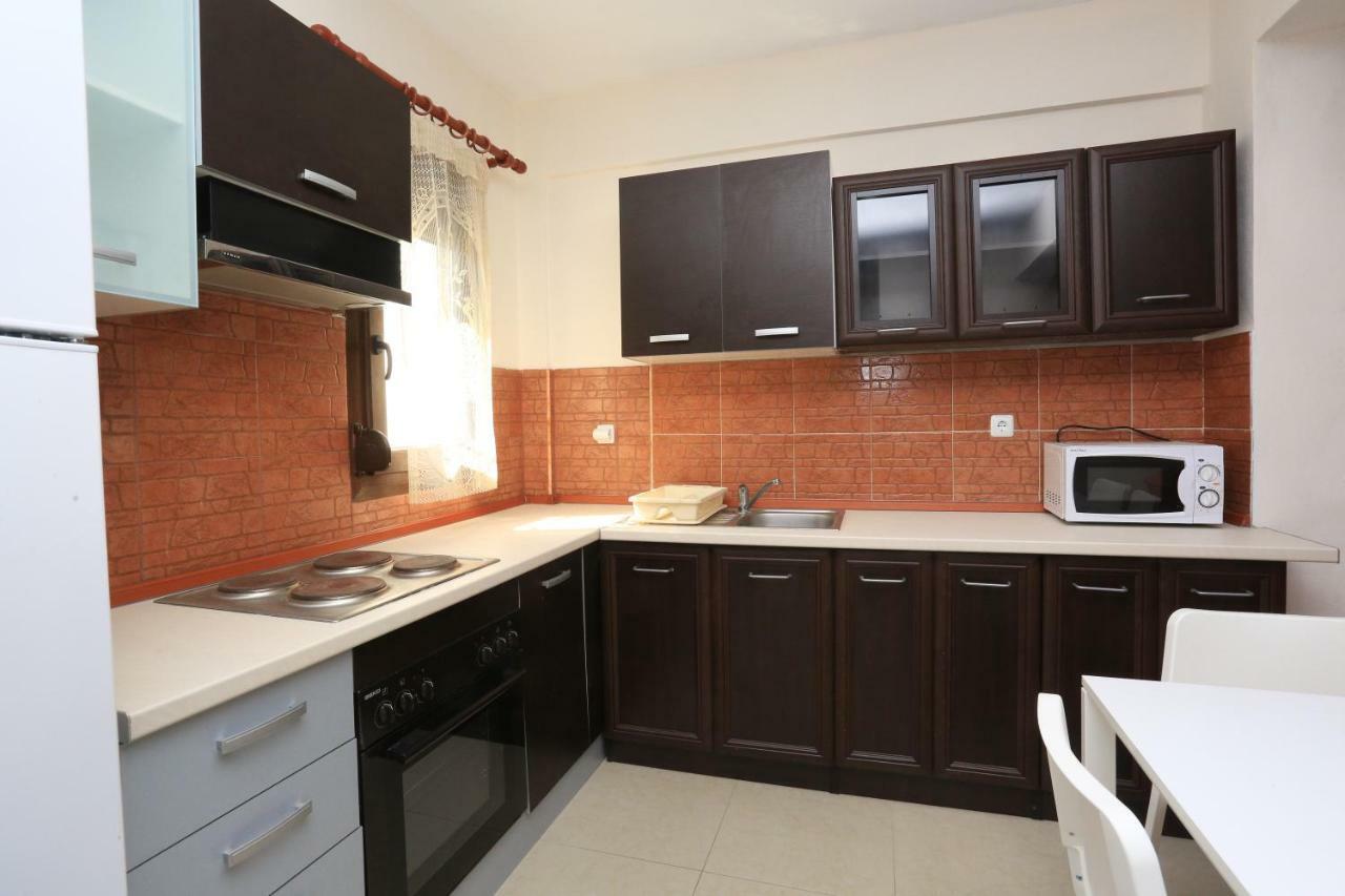 Villa Argo 3 - Beachfront, Big gardens, Location! Pefkochori Extérieur photo